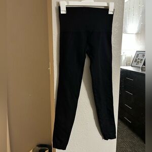 SPANX black high rise leggings size medium